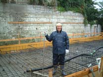 あいにくの雨ですが作業続行です
